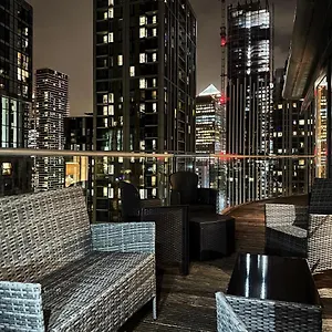 https://stylish-penthouse-in-canary-wharf.cambridgehotelsuk.com