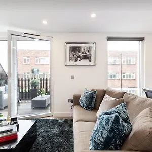 https://premier-3-bed-lux-apartment-sleeps-8.cambridgehotelsuk.com