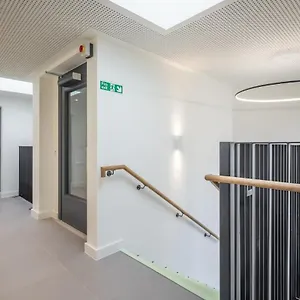 https://luxurious-central-apartment-with-balcony.cambridgehotelsuk.com